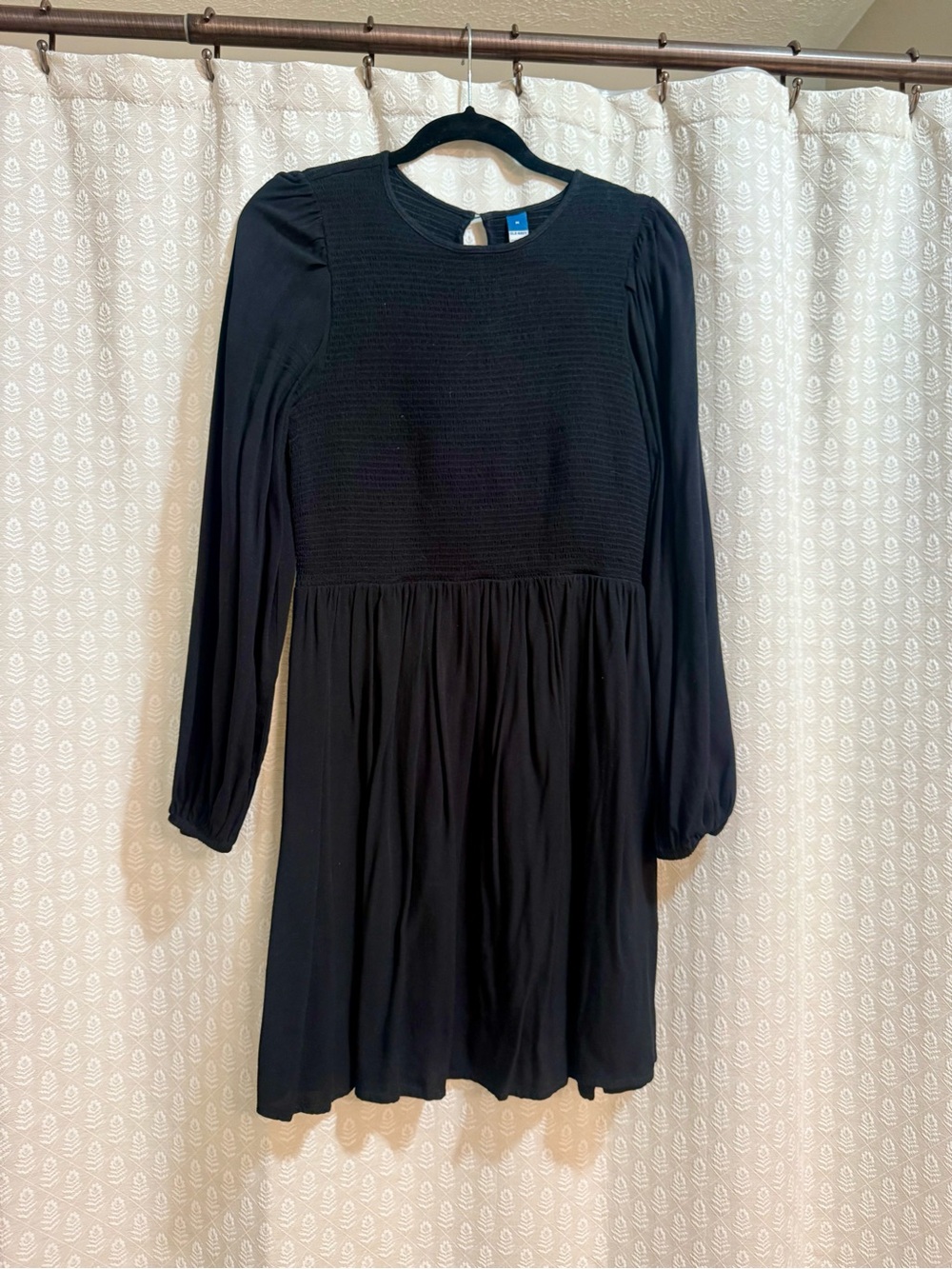 Old Navy Black Long-Sleeve Smocked Bodice Midi Dress